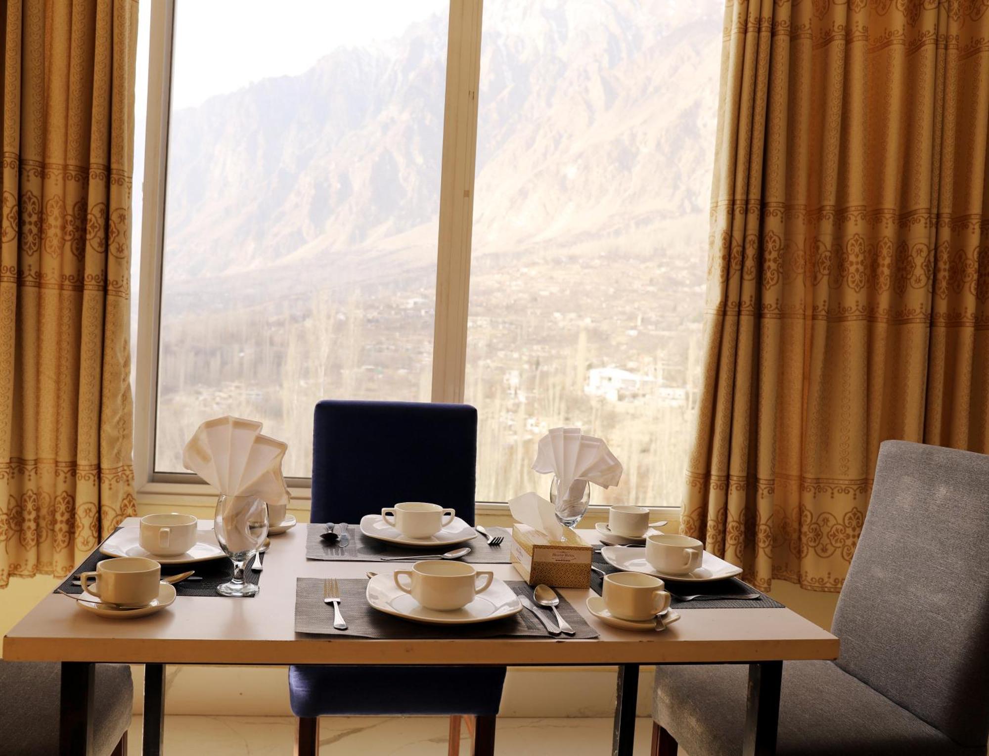 Hilltop Hotel, Hunza Karimabad  Exteriör bild